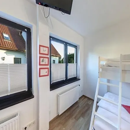 Appartement Grosszuegige Fuer Bis Zu 9 Personen Burhave