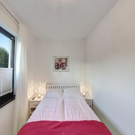 Grosszuegige Fuer Bis Zu 9 Personen Appartement Burhave