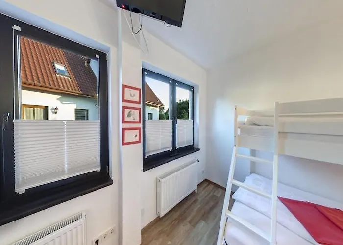 Appartement Grosszuegige Fuer Bis Zu 9 Personen Burhave